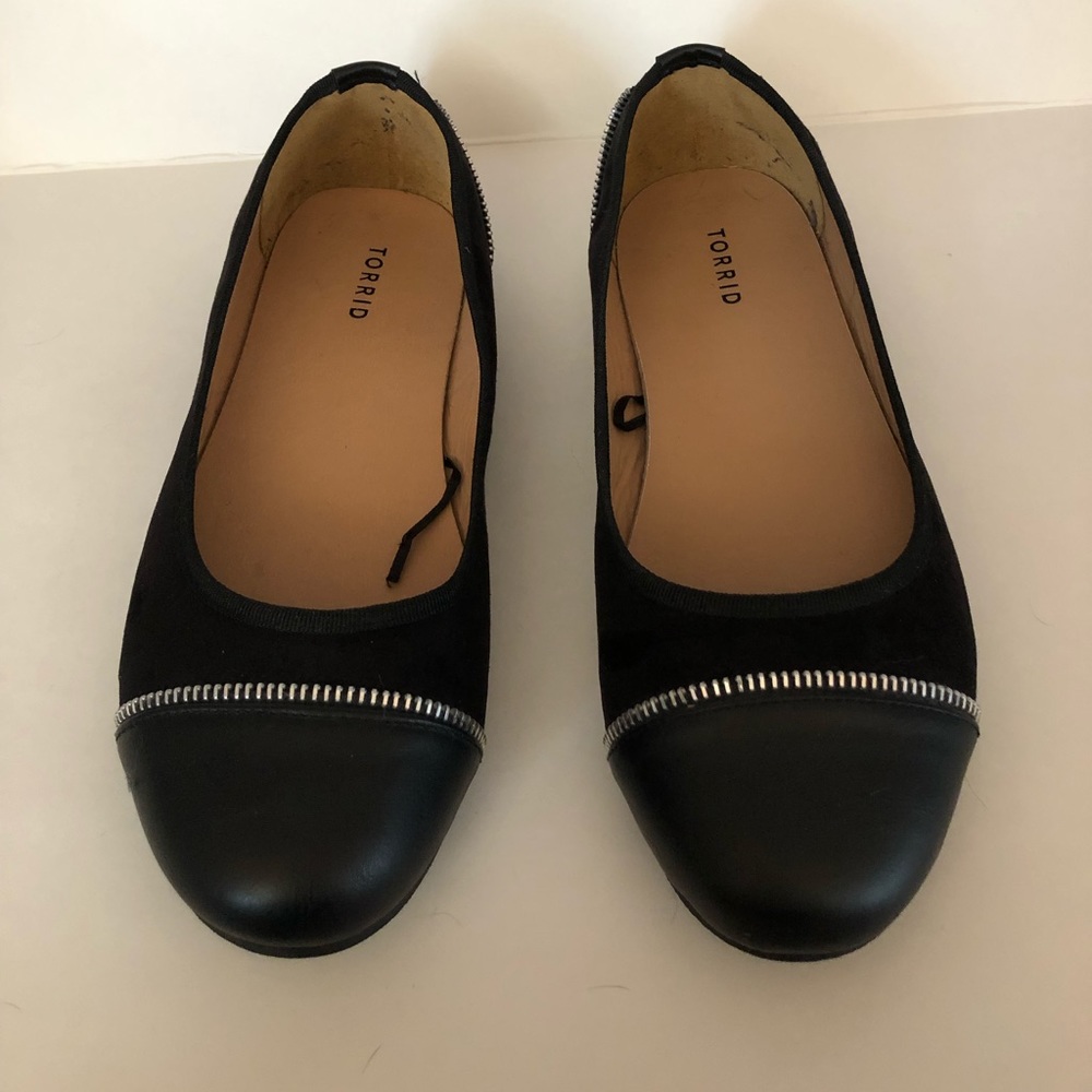 Torrid zipper ballet flat - women’s 11w - EUC